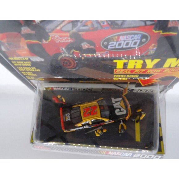 NASCAR 2000 Racing Champions Lot of 2- Ward Burton and Pit Crew & Hood Lift - Picture 6 of 12